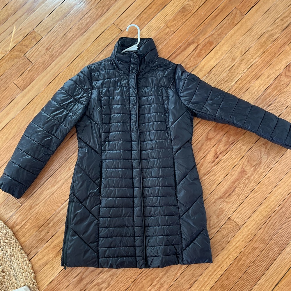 Kennth Cole black mid length thin puffer coat with detachable hood.